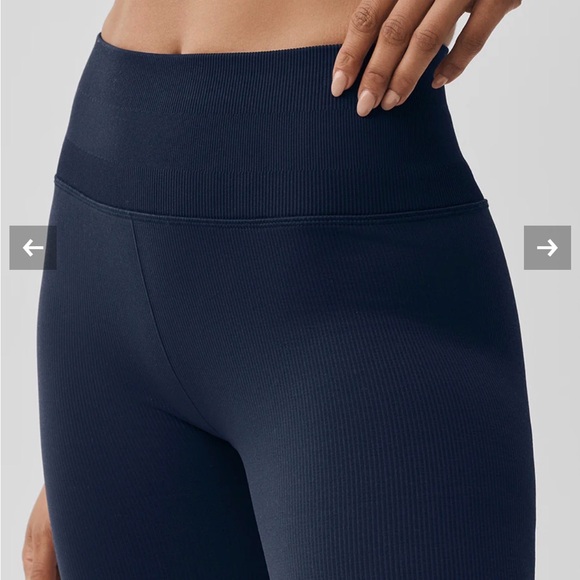 Alo 5" Seamless Ribbed Favorite Short - Picture 3 of 5